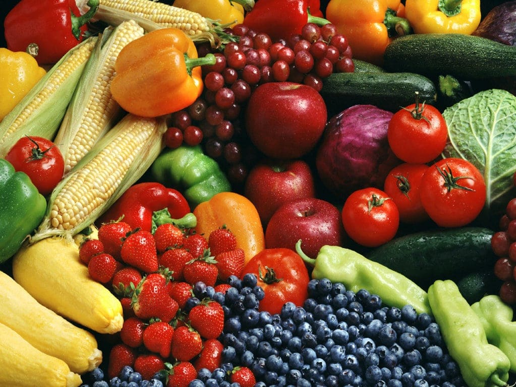Ein bunter und ausgewogener Speiseplan sind sowohl in der veganen, als auch in der konventionellen Ernährung wichtig.