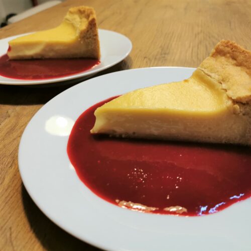 Cheesecake mit Himbeersauce