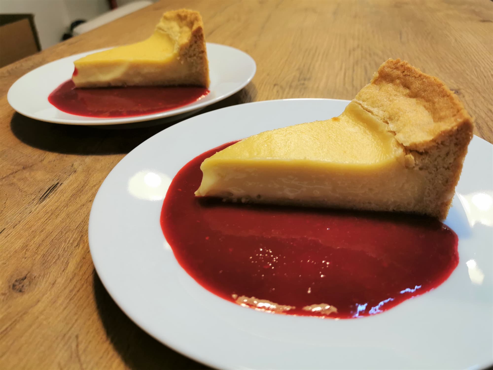 Cheesecake mit Himbeersauce