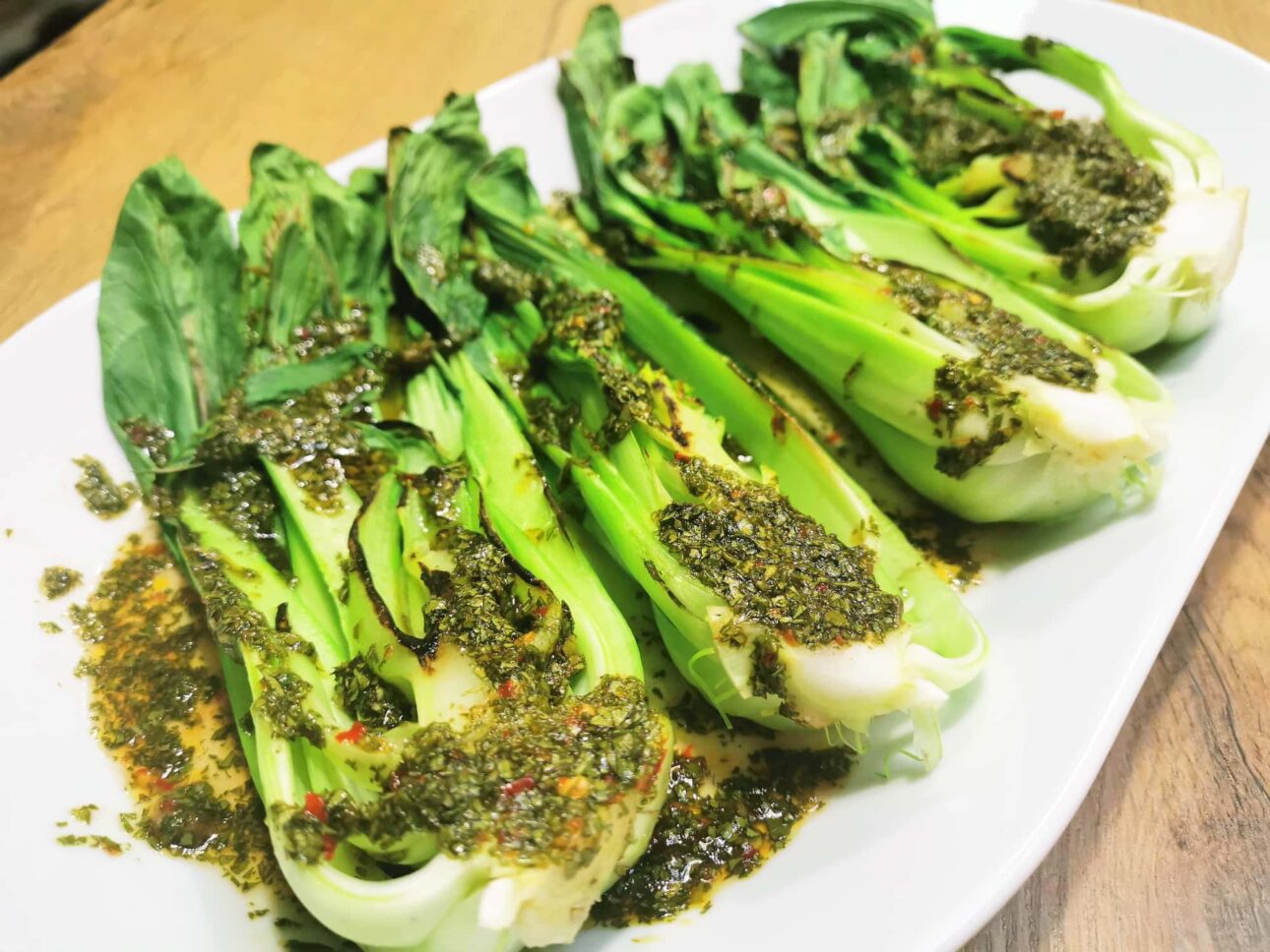 Gegrillter PakChoi mit ChiliPetersilien Marinade Leben in Balance