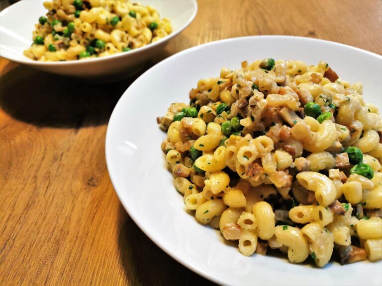 Kohlrabi-Hörnchen mit Erbsen