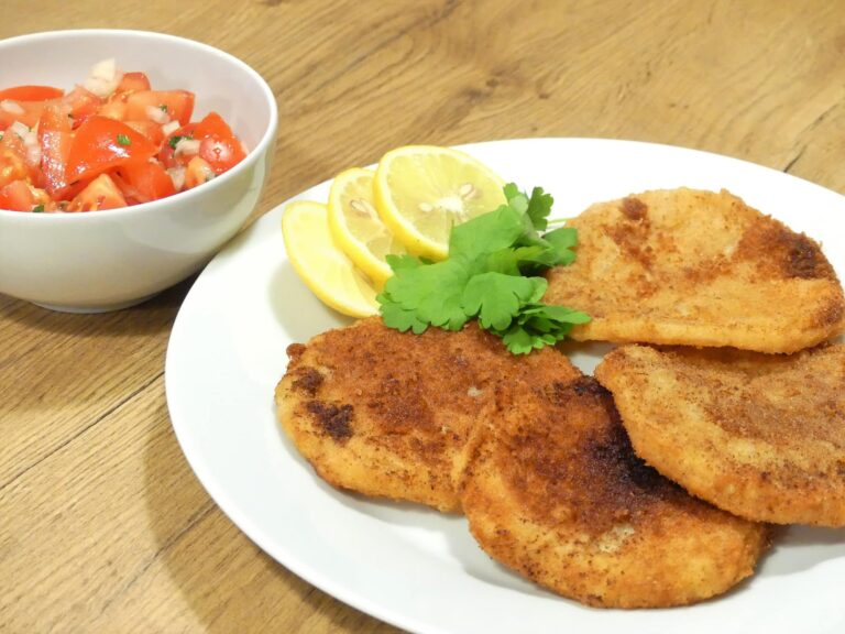 Zellerschnitzel mit Paradeisersalat