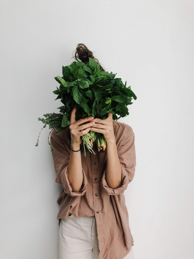 Frau mit Gemüse